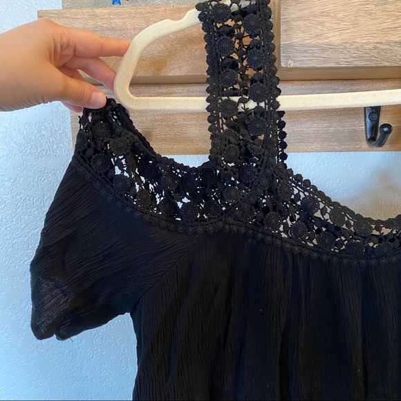 American Rag crochet could shoulder top - Picture 4 of 7